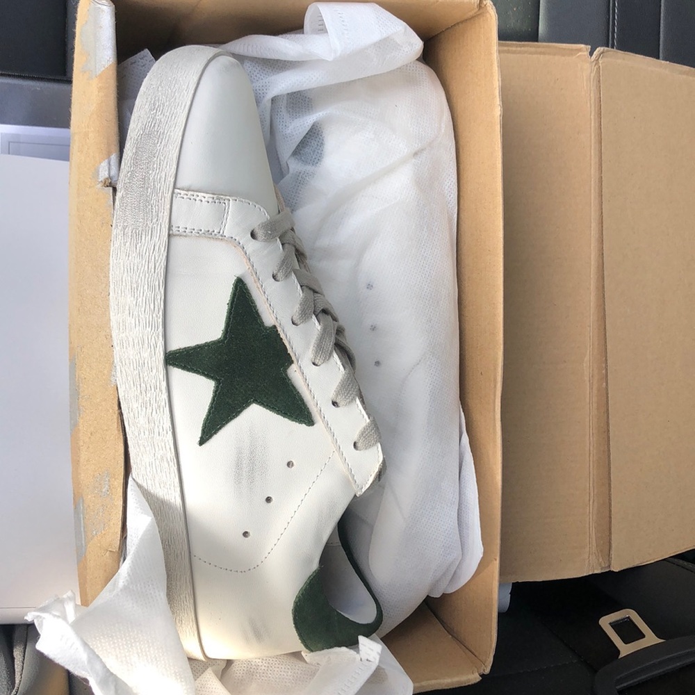 Golden Goose Sneakers